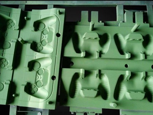 Green Industrial Water Base Coating Applied To Shoe Mold
